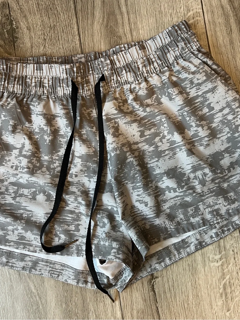Women's Gray Patterned Elastic Waist Shorts